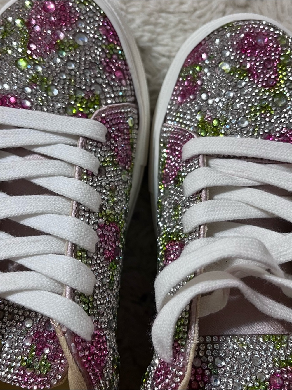 Betsey Johnson sneakers  Womens 7 White Floral Jeweled Slip On Shoes - Picture 5 of 7